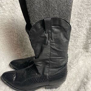 Code West men’s cowboy Boots leather Black &
snake skin print Size9.5